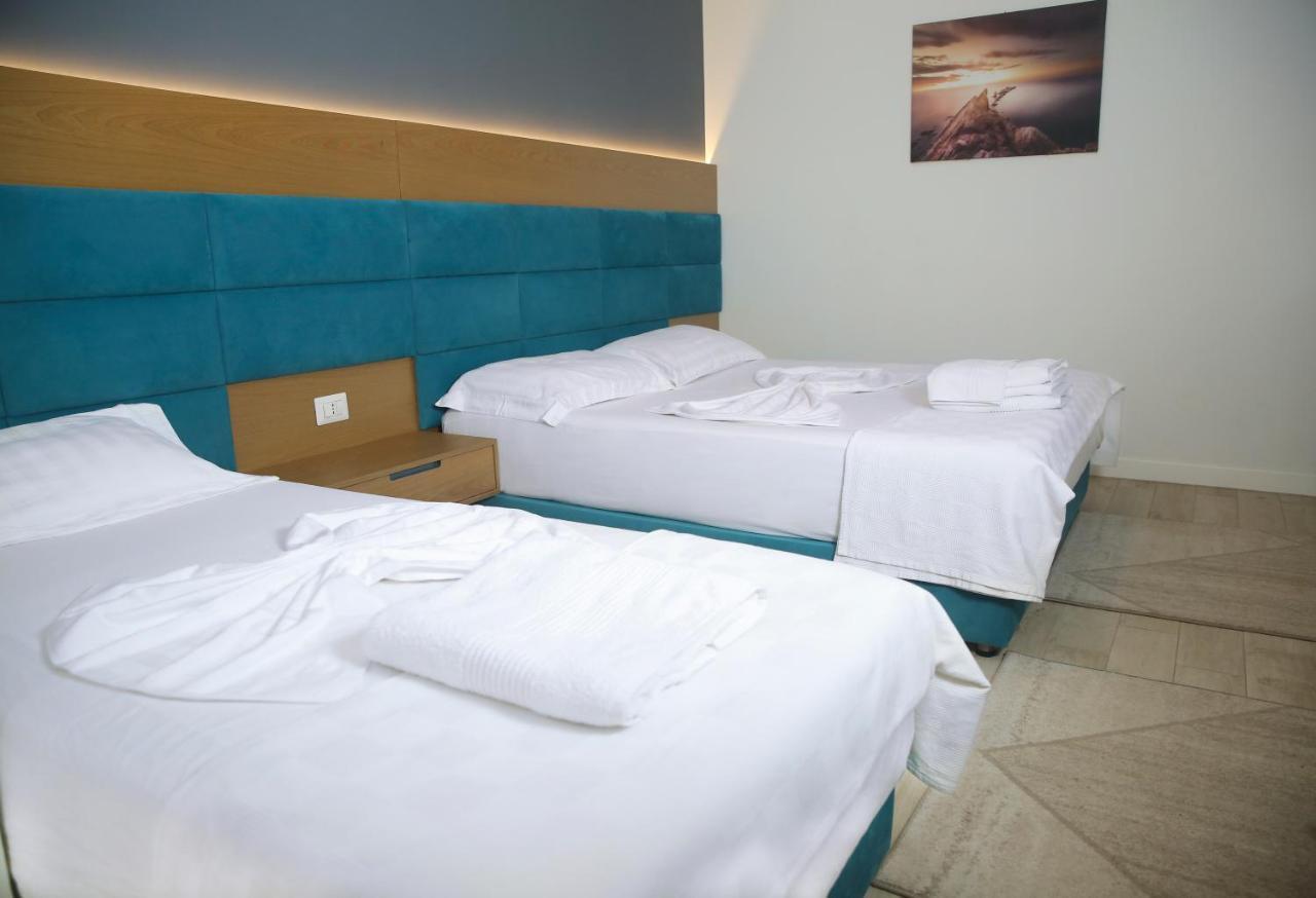 Domus Hotel & Apartments Shengjin Luaran gambar